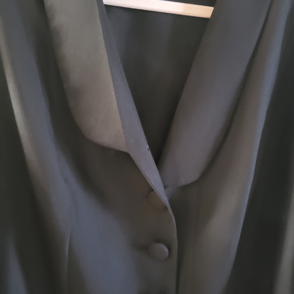 Monroe & Main Elegant Dark Jacket